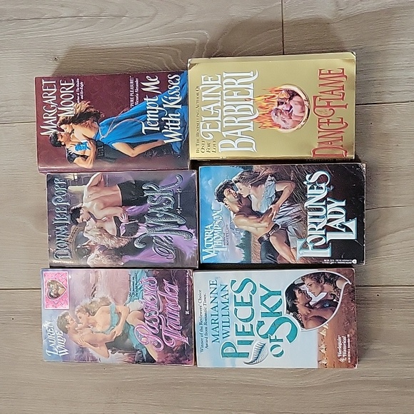 Book bundle - Picture 3 of 3